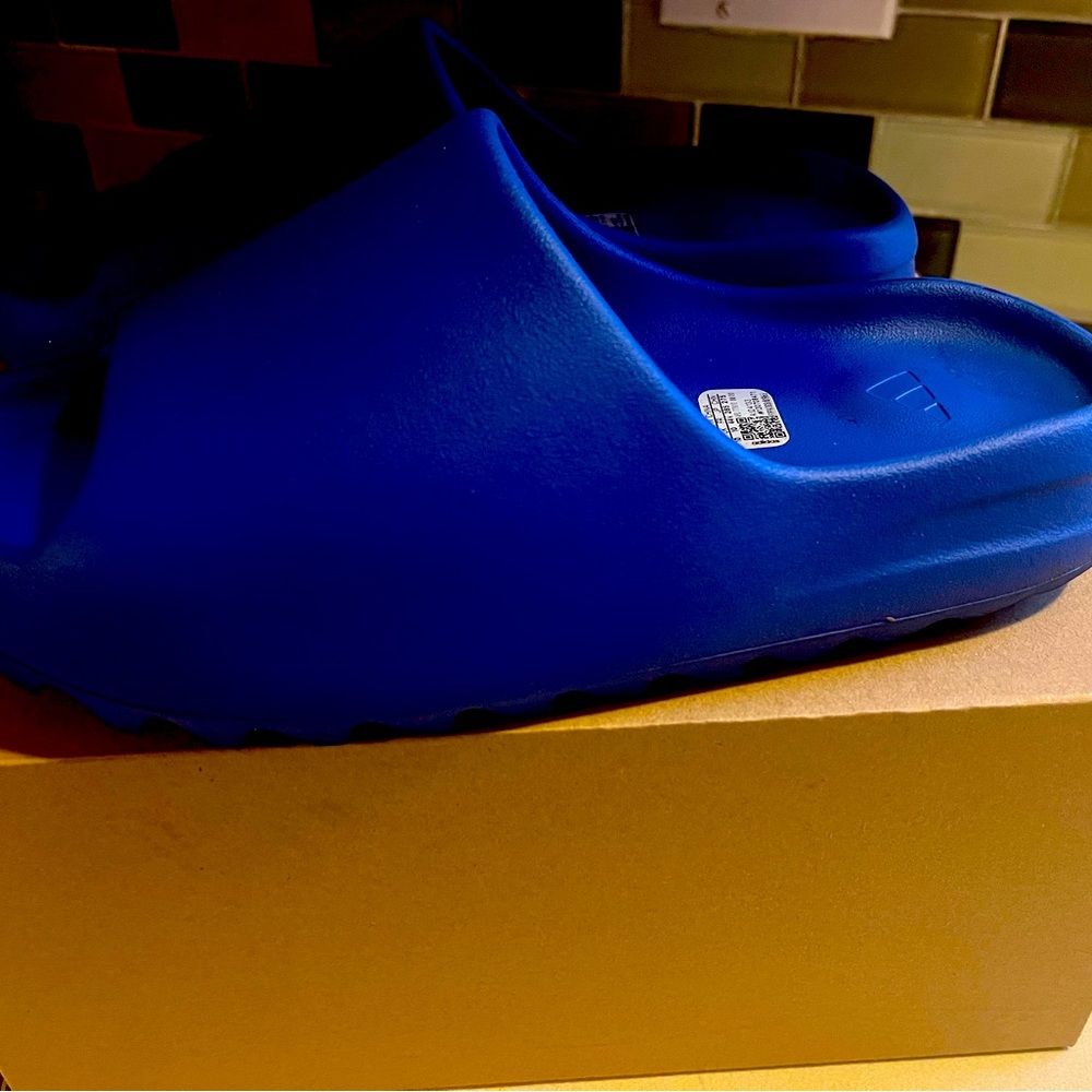 Cobalt Blue Yeezy Slides!!!